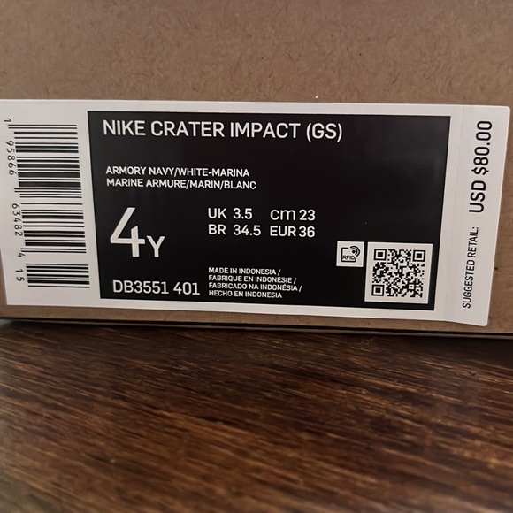 Boys size 4 Nike sneakers - Picture 4 of 4